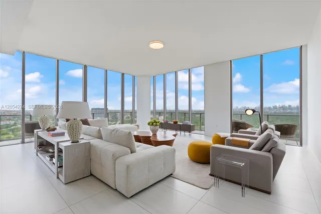 4-bedroom home at 2678 Tigertail Avenue #PH1, Miami