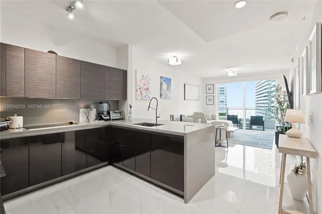 1-bedroom home at 1080 Brickell Avenue #1607, Miami