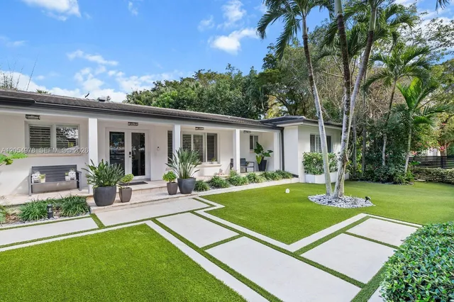 4-bedroom home at 6511 Riviera Drive, Coral Gables