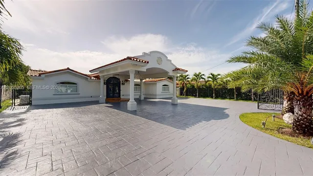 5-bedroom home at 6265 W 10th Avenue, Hialeah