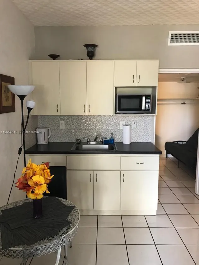 1-bedroom rental at 26 Diplomat Parkway #2233, Hallandale Beach