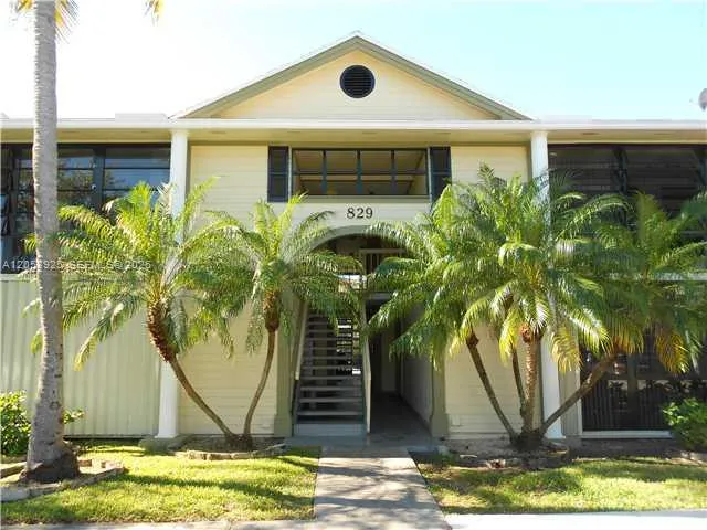 3-bedroom rental at 829 NE 199th Street #204, Miami