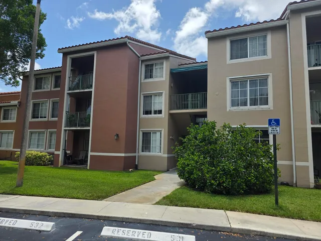 3-bedroom home at 7824 SONOMA SPRINGS Circle #104, Lake Worth