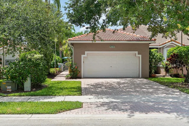 3-bedroom home at 2901 E Aragon Boulevard #1, Sunrise