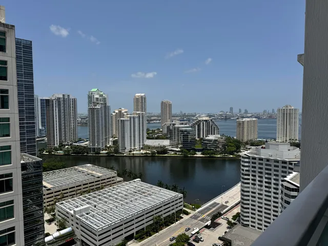 1-bedroom rental at 950 BRICKELL BAY Drive #2802, Miami