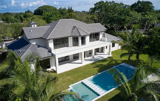 7-bedroom home at 11200 SW 60th Avenue, Pinecrest