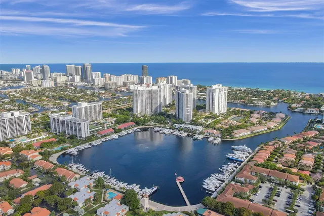 3-bedroom home at 21150 Point Place #805, Aventura