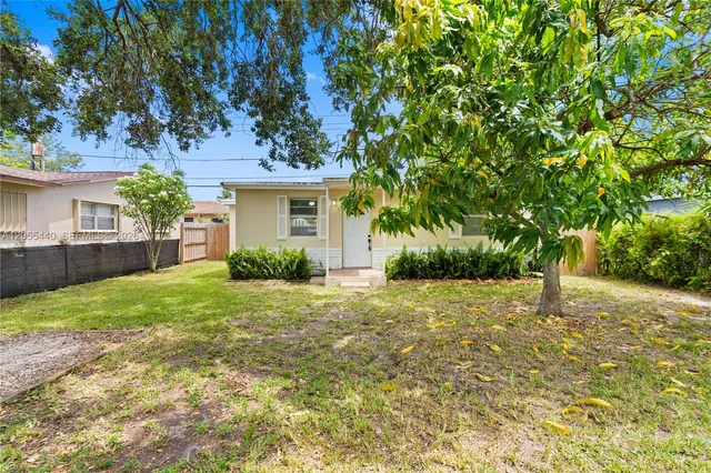 3-bedroom home at 6109 SW 40th Court, Miramar
