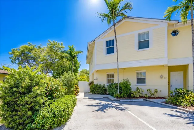 3-bedroom home at 840 NE 14th Place, Fort Lauderdale