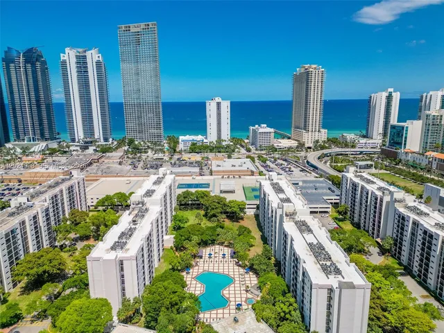 1-bedroom rental at 17011 N Bay Road #417, Sunny Isles Beach