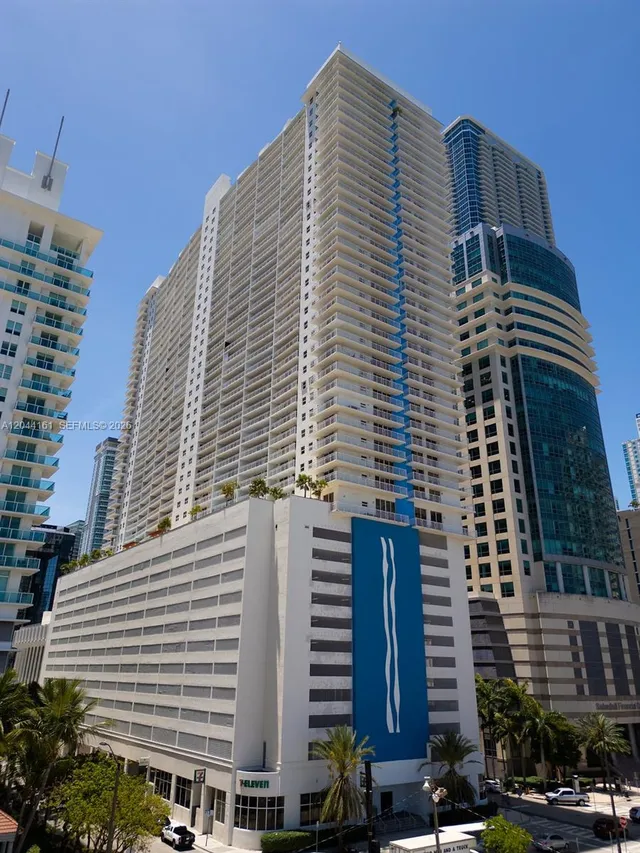 1-bedroom rental at 1200 Brickell Bay Drive #2806, Miami