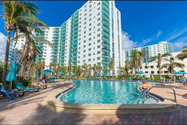 1-bedroom rental at 3901 S Ocean Drive #2Z, Hollywood