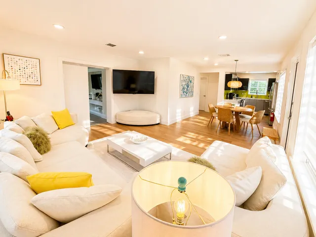 3-bedroom home at 800 SE 11TH Court, Fort Lauderdale