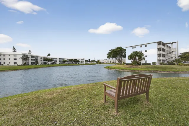 2-bedroom home at 330 WELLINGTON G, West Palm Beach