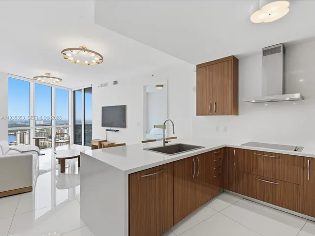 1-bedroom rental at 18201 Collins Avenue #5508, Sunny Isles Beach