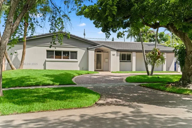 3-bedroom rental at 930 NE 182nd Terrace, North Miami Beach