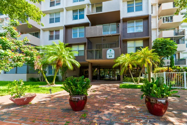1-bedroom home at 777 S Federal Highway #RP906, Pompano Beach