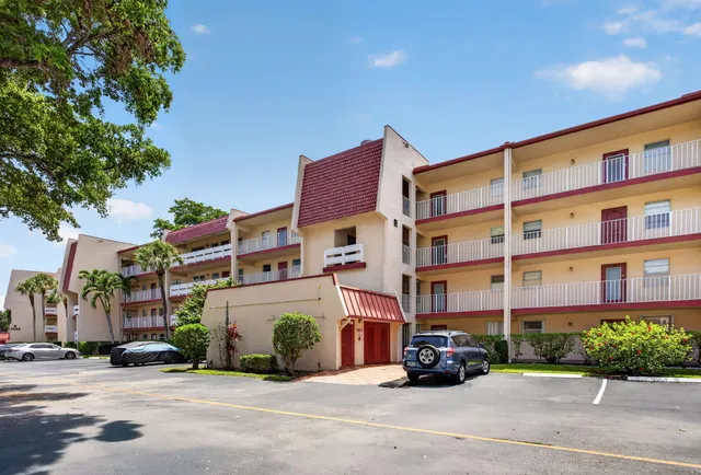 1-bedroom home at 1030 Country Club Drive, Margate