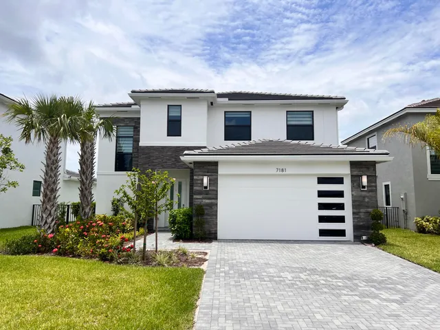 4-bedroom home at 7181 VILLAMAR Way, Lake Worth