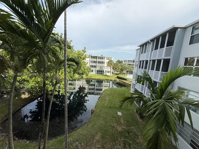 2-bedroom home at 1670 NE 191st Street #3023, Miami