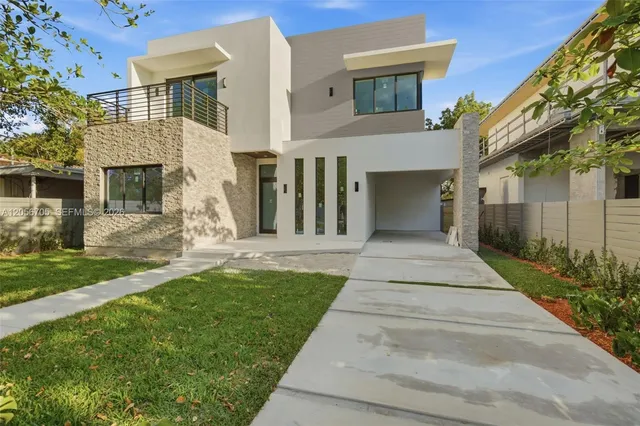 5-bedroom home at 3341 Florida Avenue, Miami