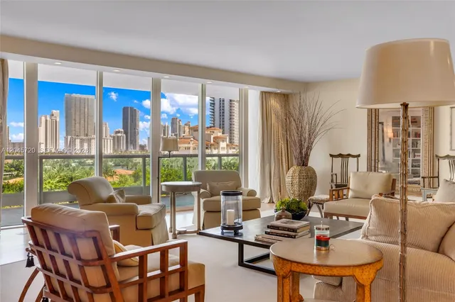 3-bedroom home at 20155 NE 38th Court #904, Aventura