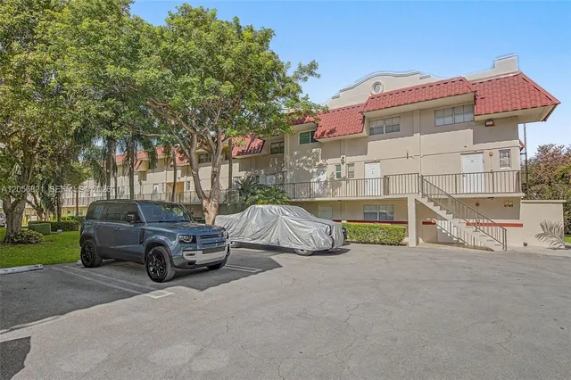 2-bedroom home at 6709 N Kendall Drive #223, Pinecrest