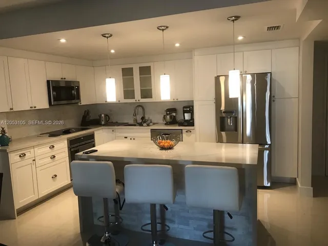 1-bedroom rental at 19390 Collins Avenue #417, Sunny Isles Beach