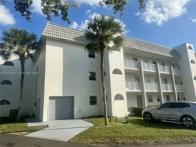 2-bedroom rental at 8135 Sunrise Lakes Boulevard #309, Sunrise