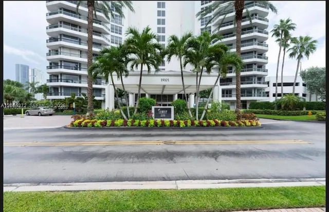 2-bedroom rental at 19101 NE 36th Court #304, Aventura