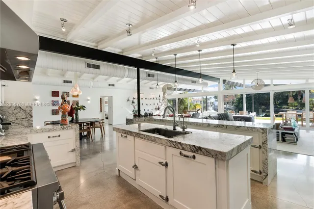 5-bedroom rental at 270 Island Drive, Key Biscayne
