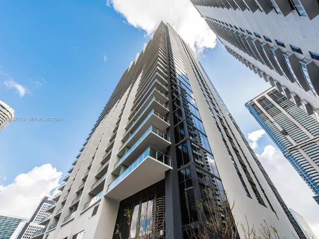 3-bedroom rental at 1010 Brickell Avenue #3701, Miami
