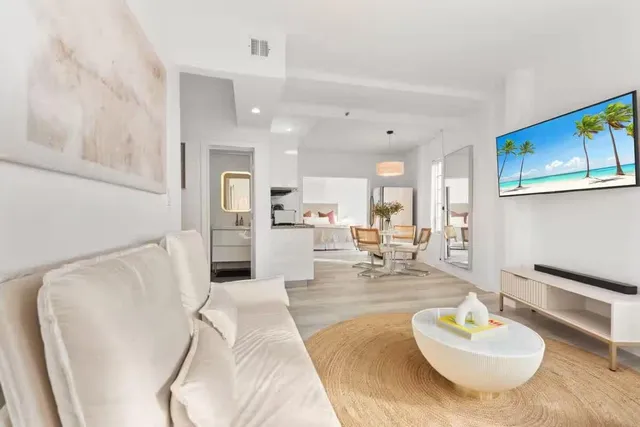 2-bedroom home at 530 Ocean Drive, Miami Beach