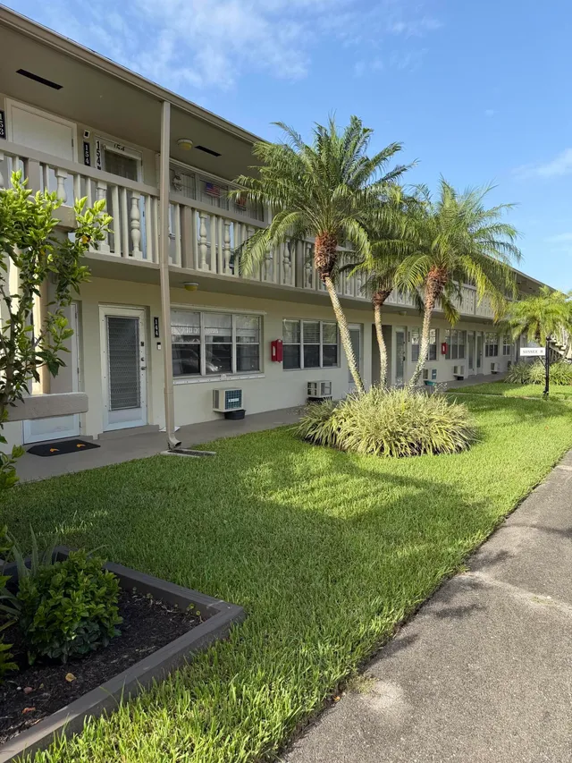 1-bedroom home at 155 SUSSEX H, West Palm Beach