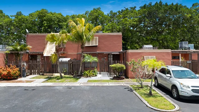 3-bedroom home at 1517 Fairway Road, Pembroke Pines