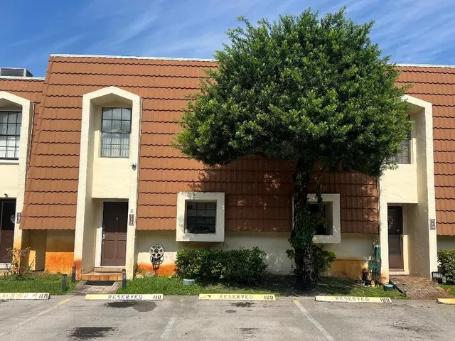 2-bedroom home at 113 NW 115th Terrace, Plantation