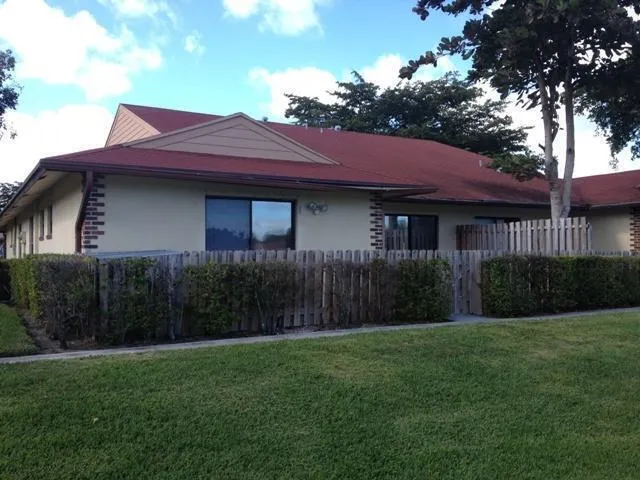 2-bedroom rental at 4405 Woodstock Drive #D, West Palm Beach