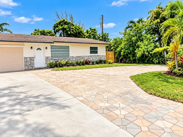 3-bedroom rental at 3893 Allison Court, Lake Worth
