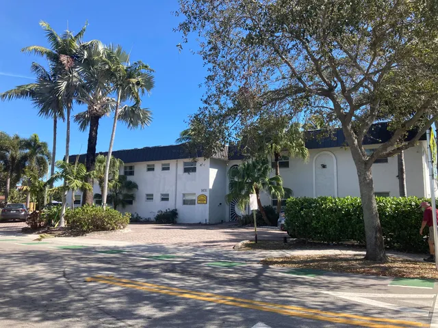 2-bedroom rental at 1470 N Dixie Highway #16, Fort Lauderdale