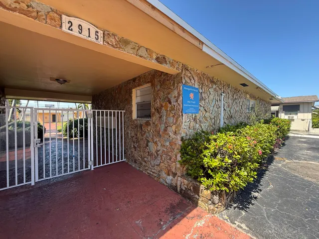 1-bedroom rental at 2915 JACKSON Street #12, Hollywood