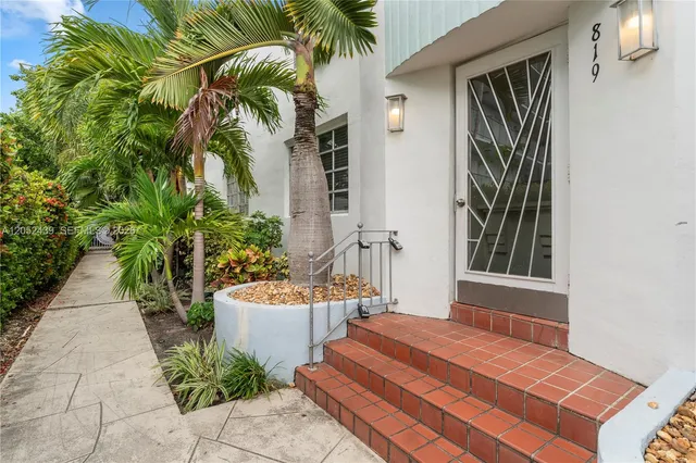 1-bedroom home at 819 Meridian Avenue #5, Miami Beach