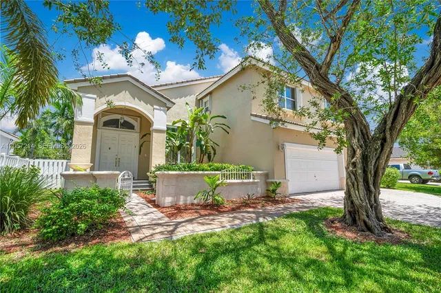5-bedroom home at 5340 SW 33rd Terrace, Hollywood