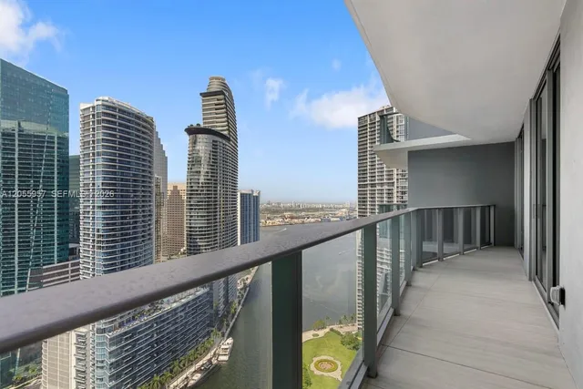 2-bedroom home at 77 SE 5th Street #3902, Miami