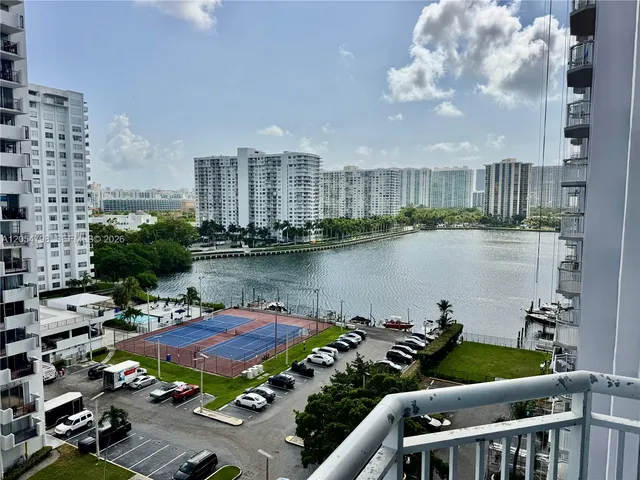 2-bedroom home at 18051 Biscayne Boulevard #1002, Aventura