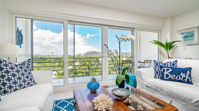 2-bedroom rental at 555 Crandon Blvd 71 #71, Key Biscayne