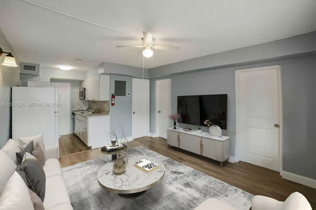 2-bedroom rental at 817 NW 12th Avenue #1, Fort Lauderdale