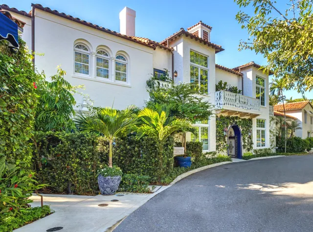3-bedroom home at 238 Phipps Plaza, Palm Beach