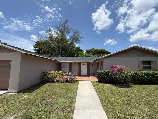 4-bedroom home at 10241 Sleepy Brook Way, Boca Raton