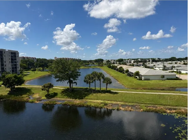 2-bedroom rental at 6866 HUNTINGTON Lane #504, Delray Beach