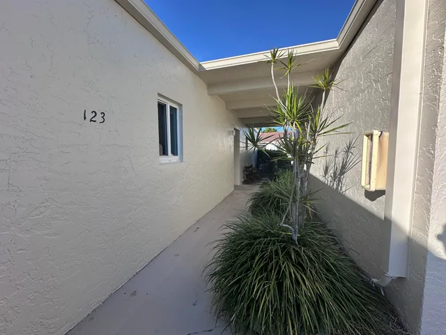 2-bedroom rental at 2671 Boundbrook Boulevard #123, West Palm Beach